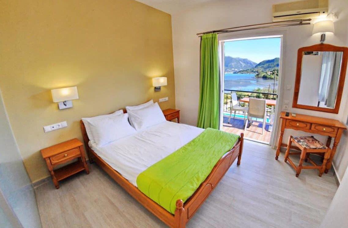 Yénion Vliho Bay Suites & Apartments מראה חיצוני תמונה