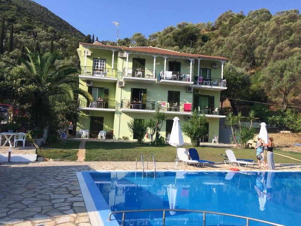Yénion Vliho Bay Suites & Apartments מראה חיצוני תמונה