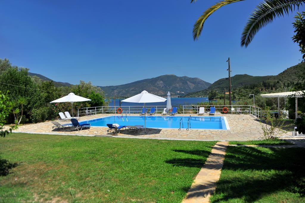 Yénion Vliho Bay Suites & Apartments מראה חיצוני תמונה