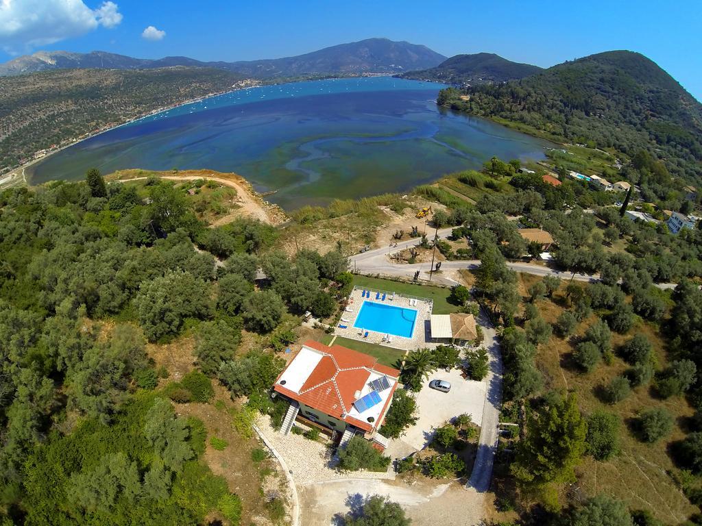 Yénion Vliho Bay Suites & Apartments מראה חיצוני תמונה
