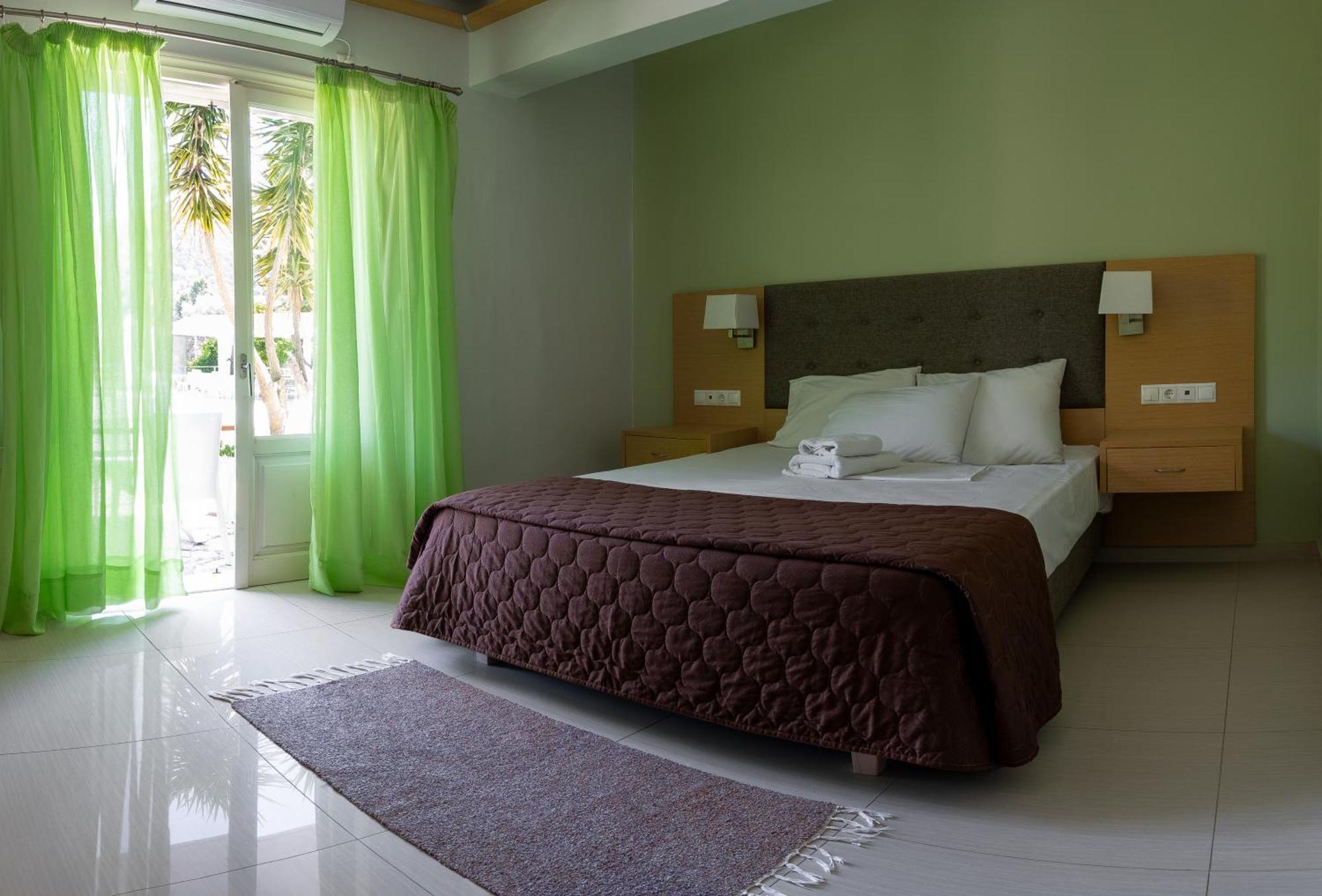 Yénion Vliho Bay Suites & Apartments מראה חיצוני תמונה