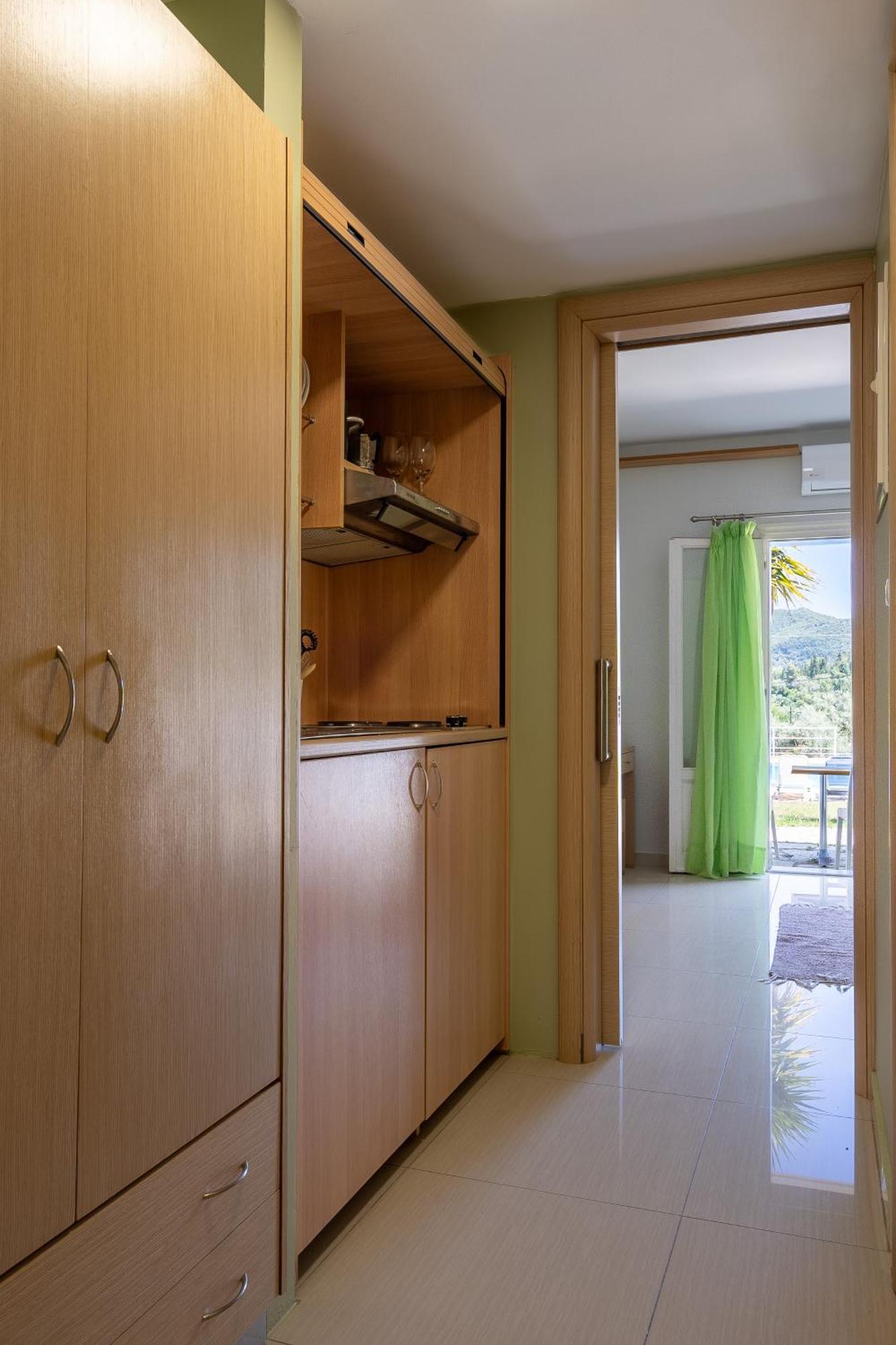 Yénion Vliho Bay Suites & Apartments מראה חיצוני תמונה