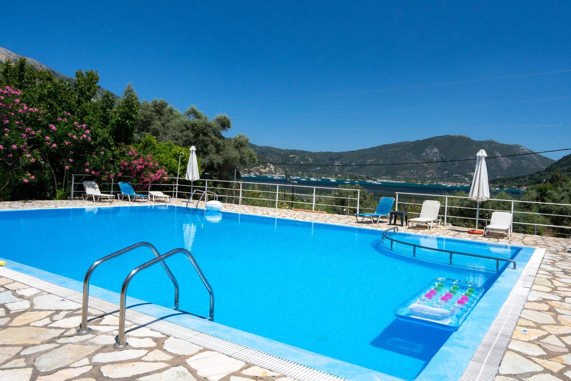 Yénion Vliho Bay Suites & Apartments מראה חיצוני תמונה
