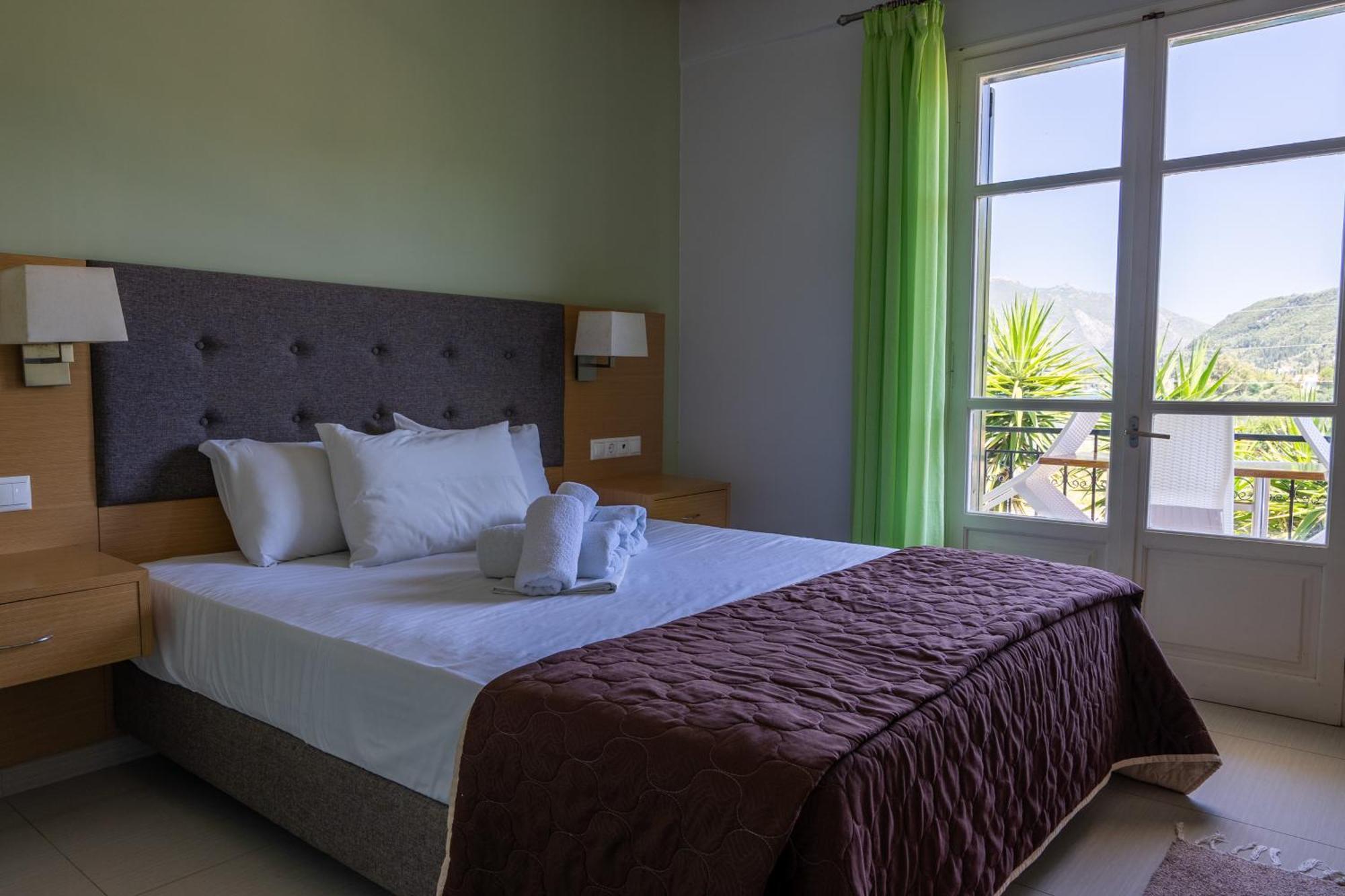 Yénion Vliho Bay Suites & Apartments מראה חיצוני תמונה