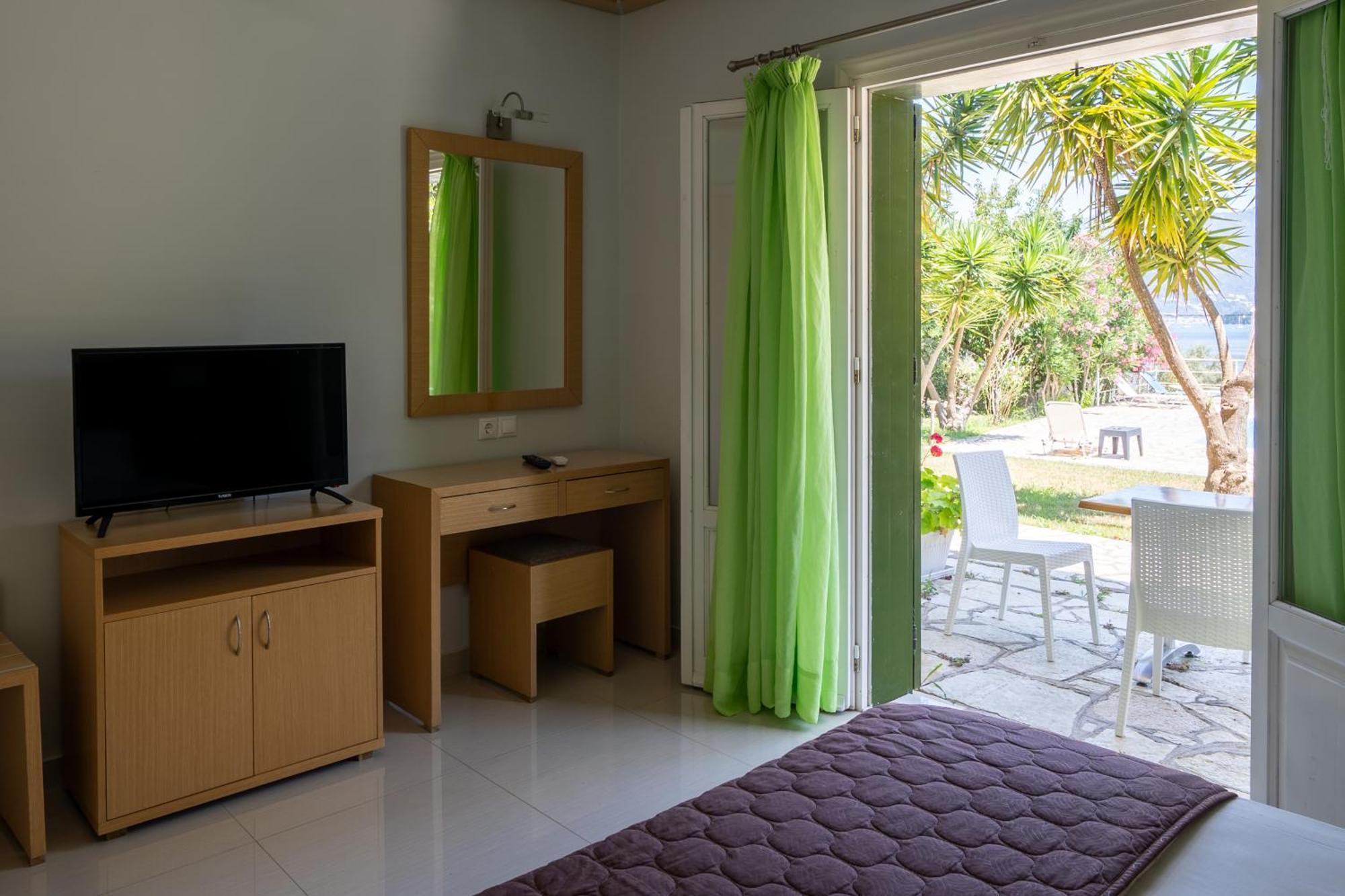 Yénion Vliho Bay Suites & Apartments מראה חיצוני תמונה